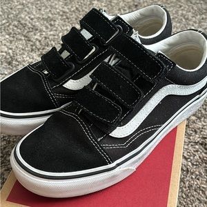 Velcro old school vans size 6